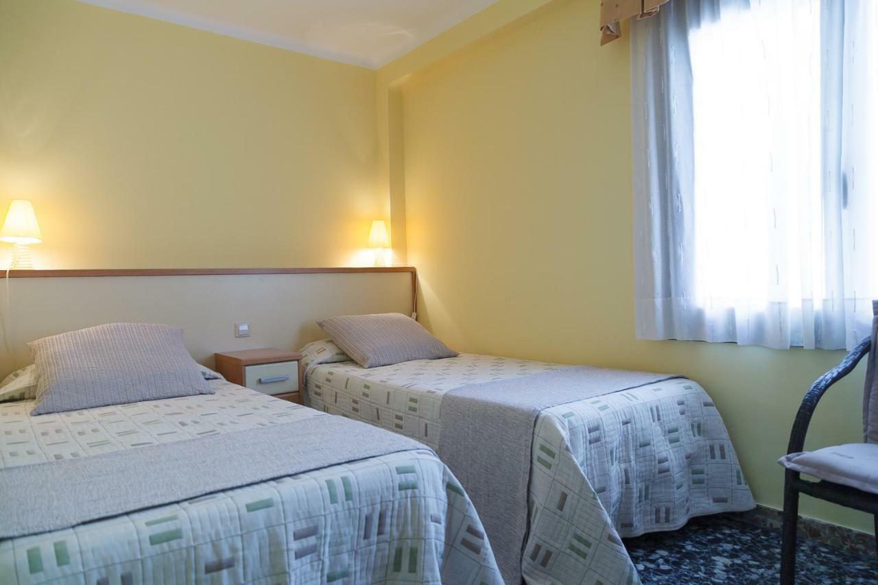 Uhc Acantilados Family Apartments Salou Buitenkant foto